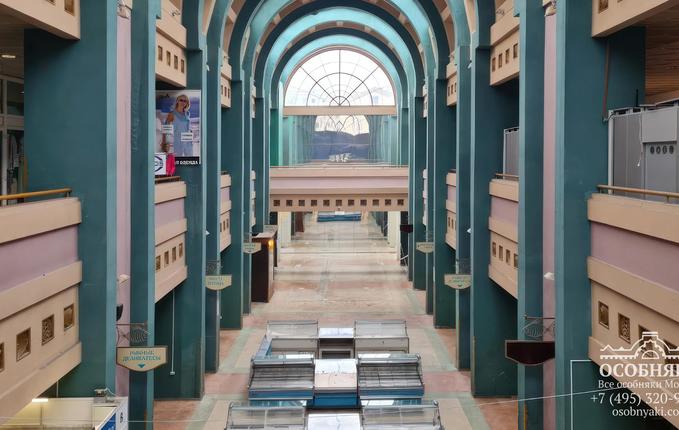 в Пятницком переулке, 2, площадь 3882 м