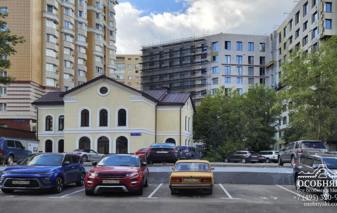 в 1-м Красносельском переулке, 13, площадь 643 м