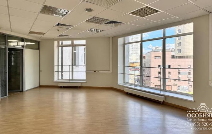 в 1-м Красносельском переулке, 11, площадь 4490 м