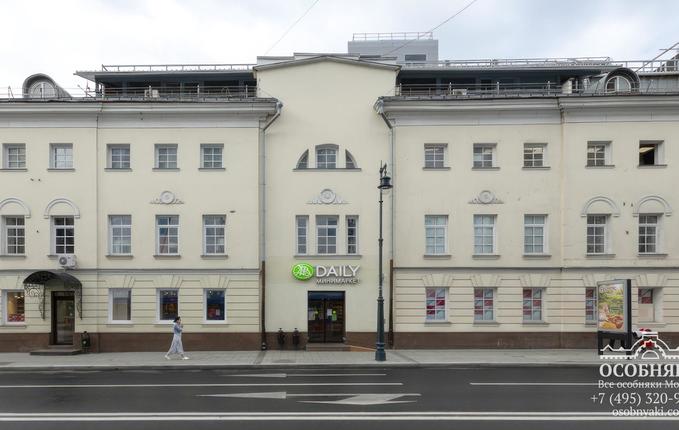 на улице Остоженка, 10, площадь 4907 м