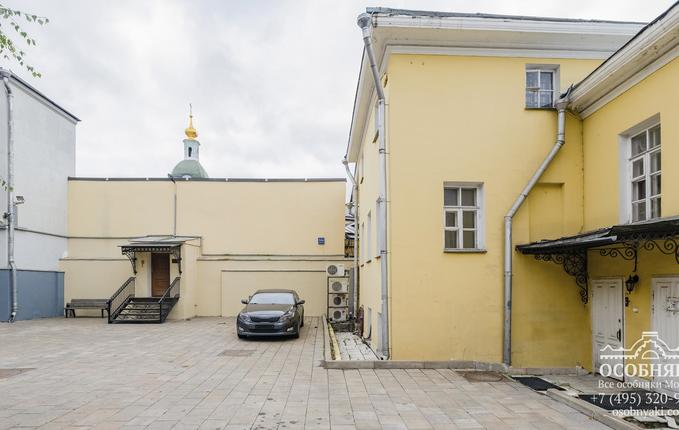 на Яузской улице, 1/15, площадь 1195 м