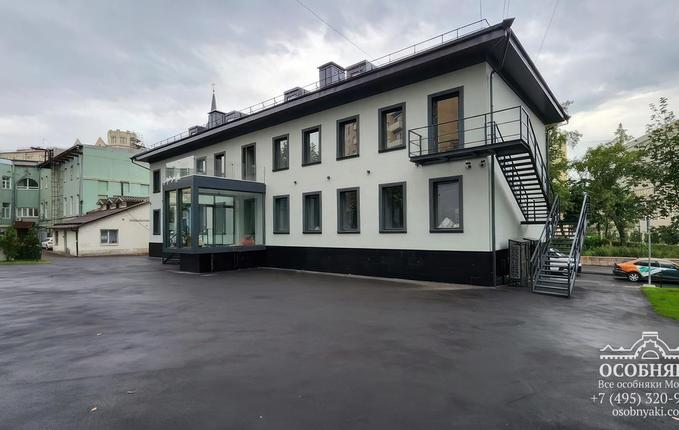 на Новой Басманной, 13/2, площадь 554 м