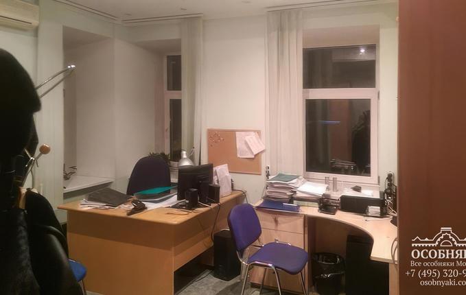 в Воронцовском переулке, 5/7, площадь 1082 м