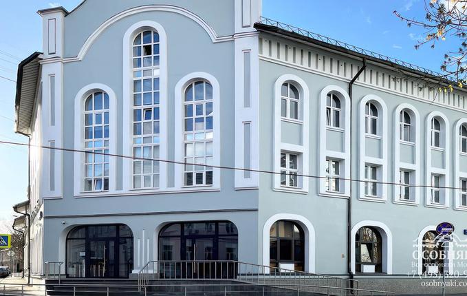 в Большом Каретном переулке, 11, площадь 1662 м