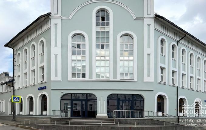 в Большом Каретном переулке, 11, площадь 1662 м