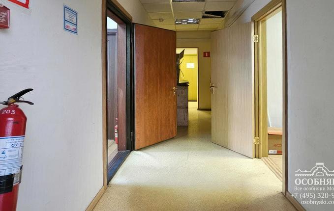 на Рабочей улице, 91с2, площадь 1054 м