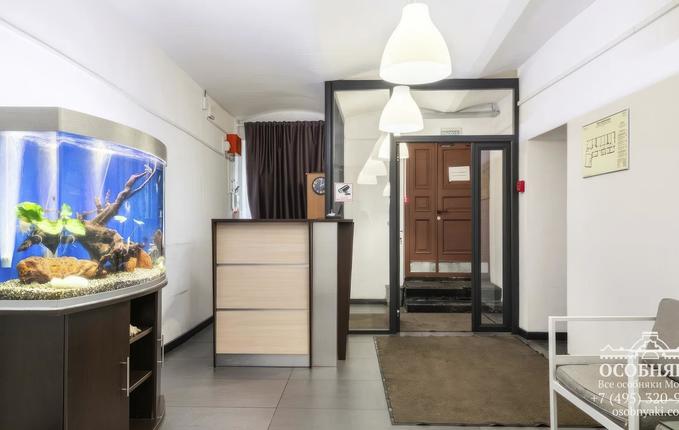 на улице Девятая Рота, 16, площадь 1172 м