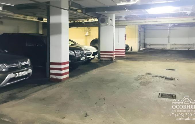 в Озерковском переулке, 12, площадь 2214 м