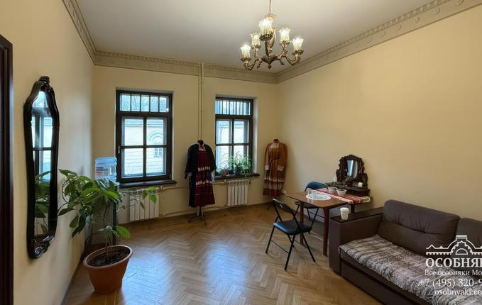 на улице Достоевского, 19, площадь 850 м