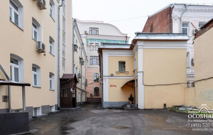 на Верхней Радищевской, 6, площадь 599 м