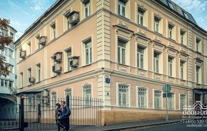 в Пушкарёвом переулке, 3, площадь 750 м