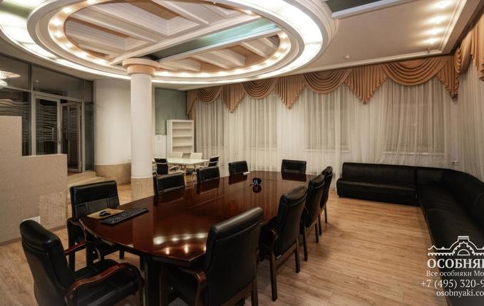 в Пушкарёвом переулке, 3, площадь 750 м