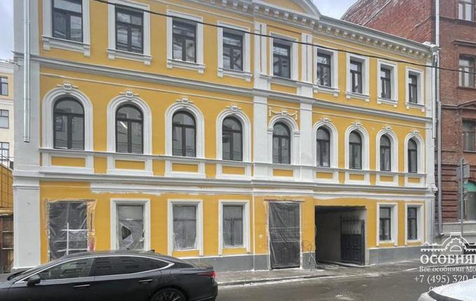 в Просвирином переулке, 5, площадь 610 м