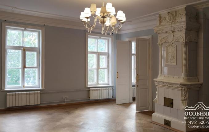 в Турчаниновом переулке, 6, площадь 457 м