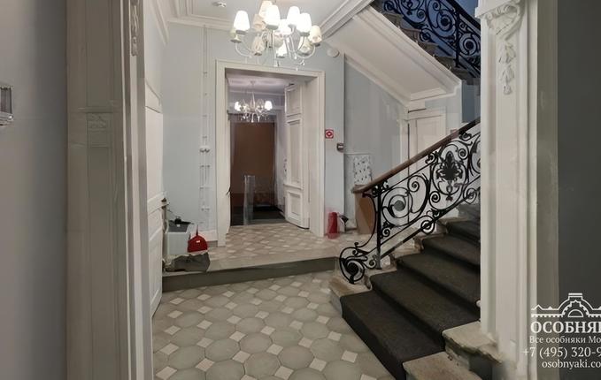 в Турчаниновом переулке, 6, площадь 457 м