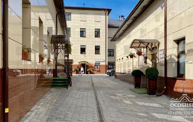 в Подсосенском переулке, 23, площадь 1333 м