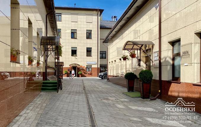 в Подсосенском переулке, 23с4/7, площадь 660 м
