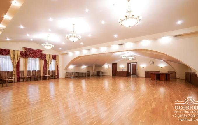 в Большом Саввинском переулке, 12с4, площадь 1007 м