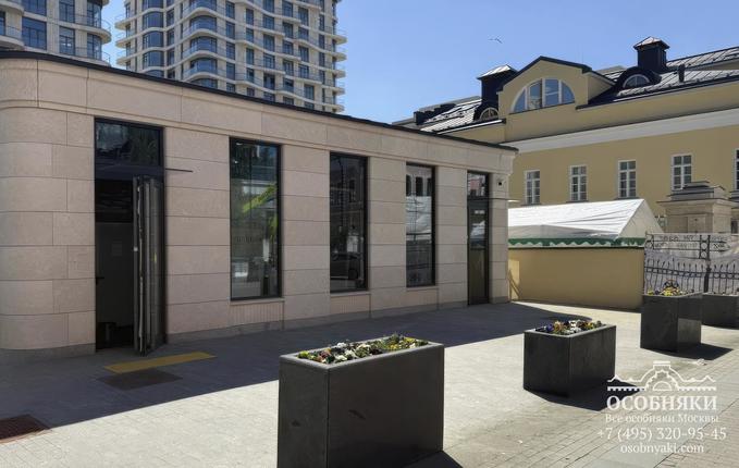в Большом Толмачёвском переулке, 5с11, площадь 268 м