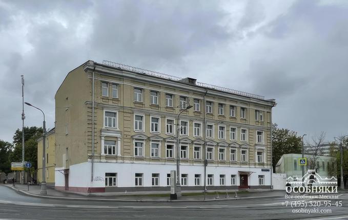 на Кожевнической улице,26, площадь 1176 м