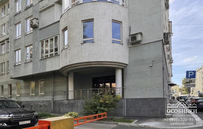 в Большом Казенном переулке, 2, площадь 1001 м