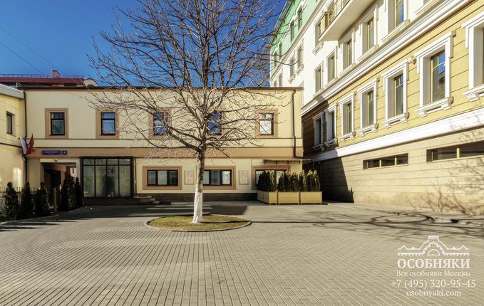 в Подкопаевском переулке, 4с6, площадь 203 м