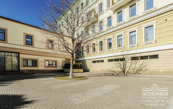 в Подкопаевском переулке, 4с6, площадь 203 м