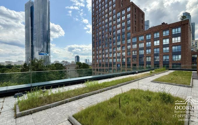 на Мантулинской улице,  7, площадь 2500 м