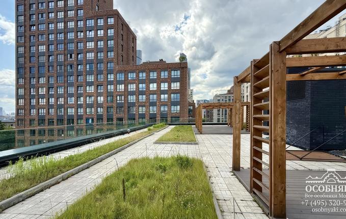 на Мантулинской улице,  7, площадь 2500 м