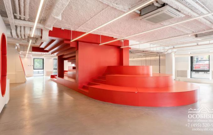 на Мантулинской улице,  7, площадь 2500 м