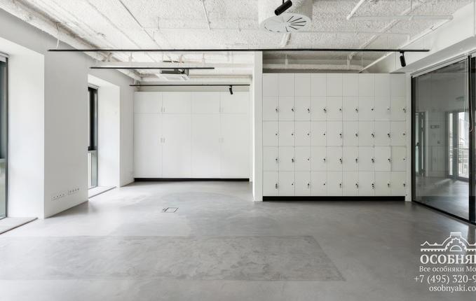 на Мантулинской улице,  7, площадь 2500 м