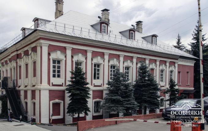 в Газетном переулке, 9с5, площадь 209 м