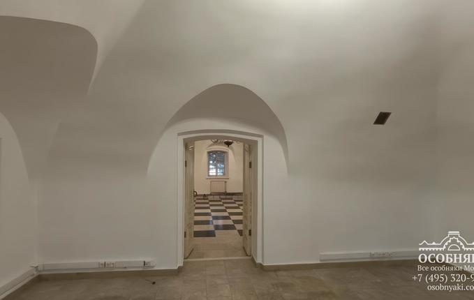 в Газетном переулке, 9с5, площадь 209 м