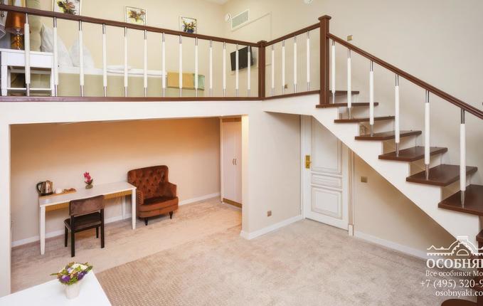 в Дмитровском переулке, 3с4, площадь 972 м