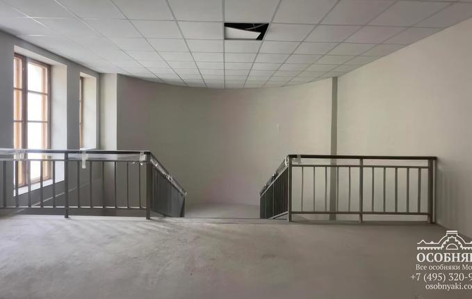 на Пречистенке, 35, площадь 2550 м