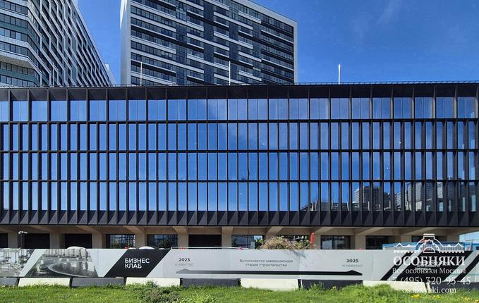 на улице Авиаконструктора Микояна, 1, площадь 9840 м