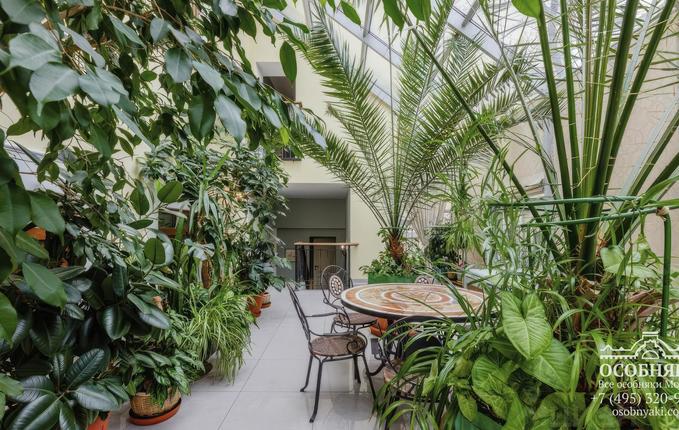 на улице Рождественка, 29, площадь 670 м