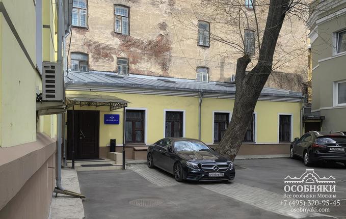 в Малом Кисельном переулке, 4, площадь 388 м