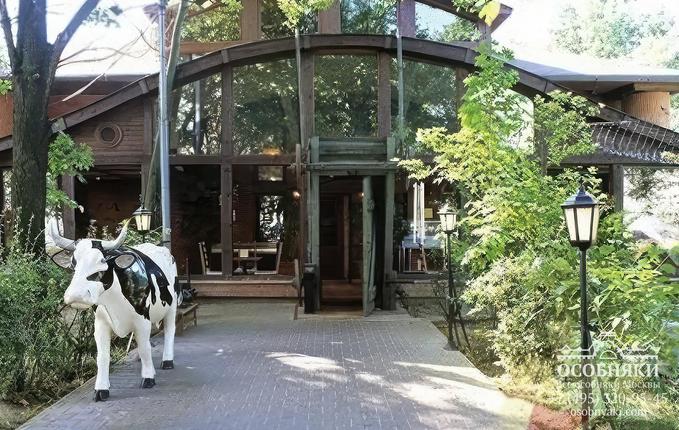 на улице Академика Королёва, 19А, площадь 1220 м