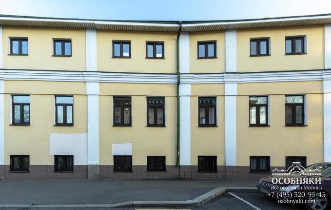 в Большом Дровяном переулке, 12, площадь 1099 м