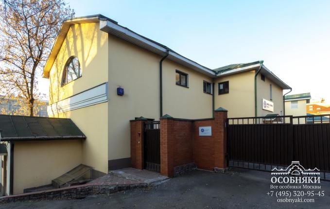 в Большом Дровяном переулке, 12, площадь 1099 м