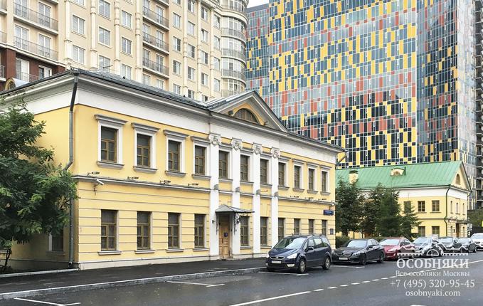 в Люсиновском переулке, 5, площадь 967 м