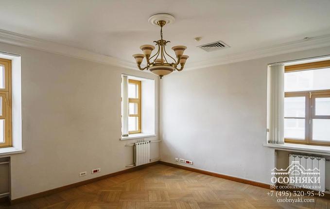 в Люсиновском переулке, 5, площадь 967 м