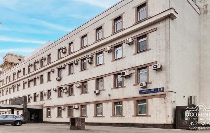 на шоссе Энтузиастов, 19, площадь 2790 м