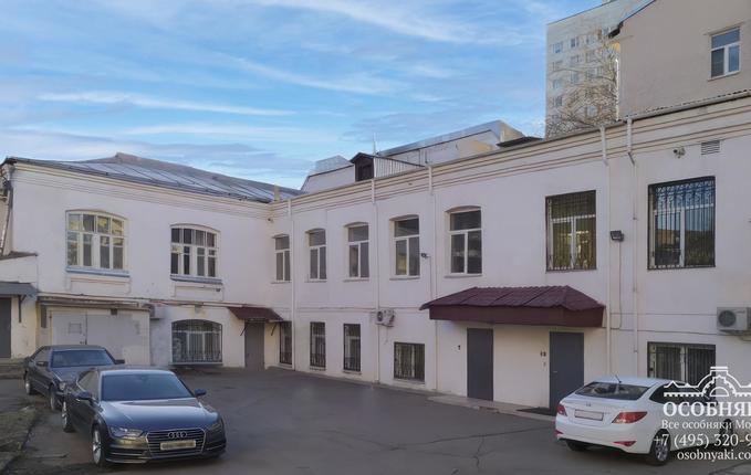 в Старопименовском переулке, 11с3, площадь 447 м