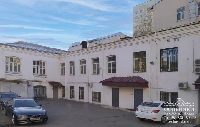 в Старопименовском переулке, 11с3, площадь 447 м