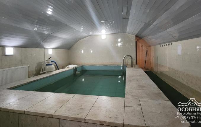 на Озерковской набережной, 52с1, площадь 1137 м