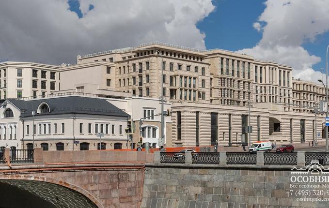 на Софийской Набережной, 36с1, площадь 1035 м