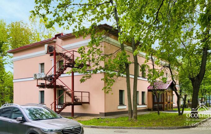 в Воронцовском парке, 4, площадь 1023 м