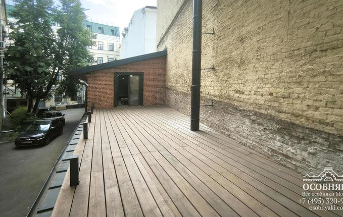 в Лучниковом переулке, 7, площадь 379 м